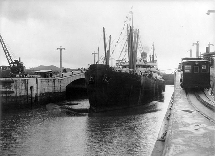 El SS Ancón en la inauguración del Canal de Panamá,
