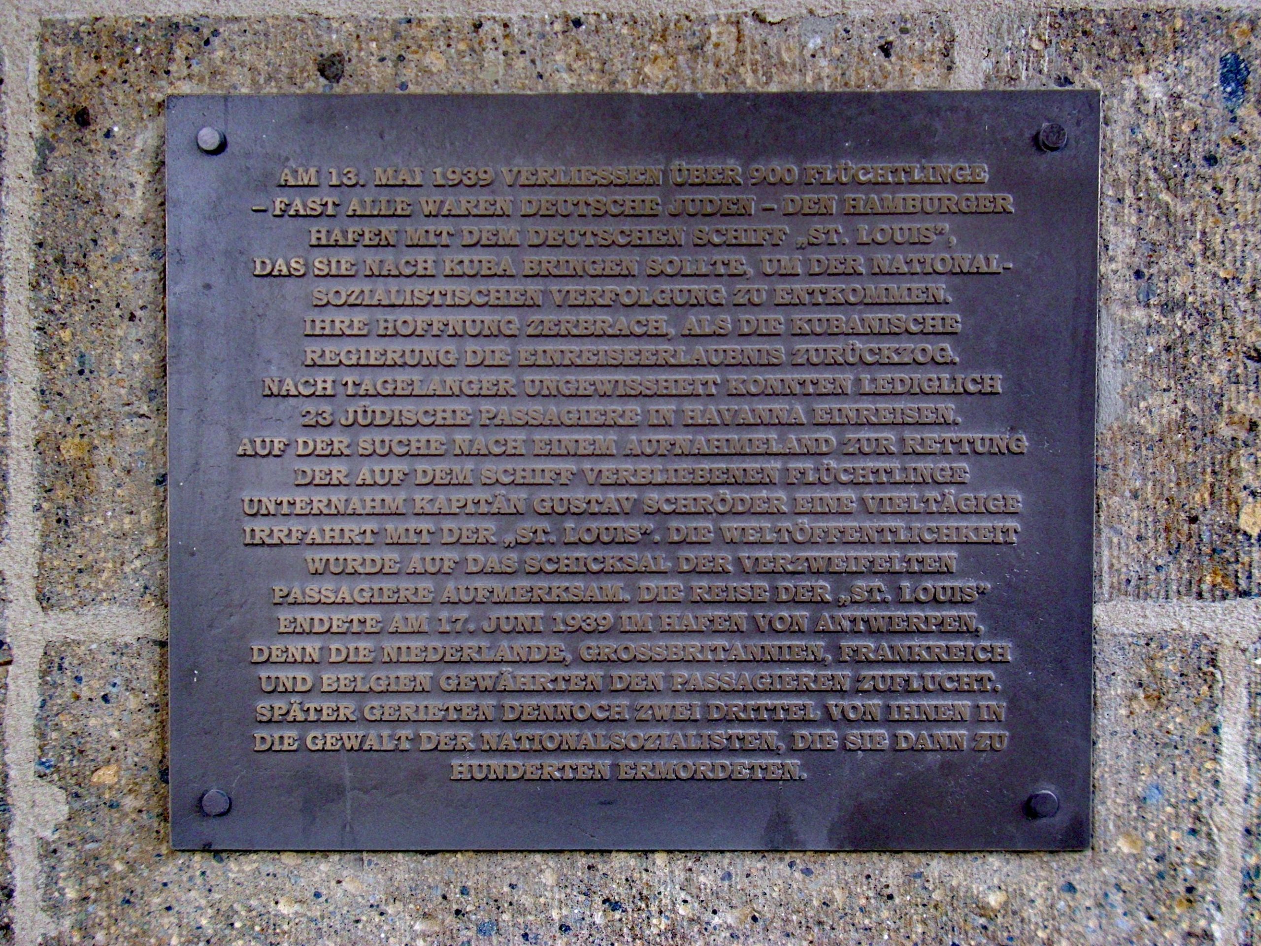 Placa conmemorativa en recuerdo a los pasajeros del St. Louis, Hamburgo.