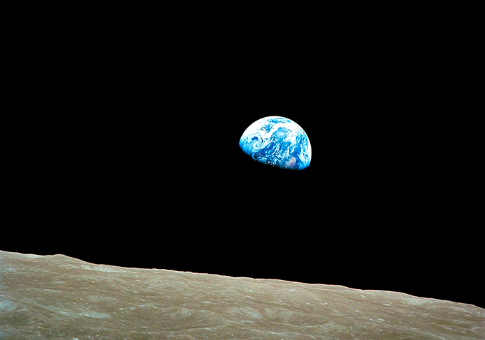 Amanecer de la Tierra desde la luna