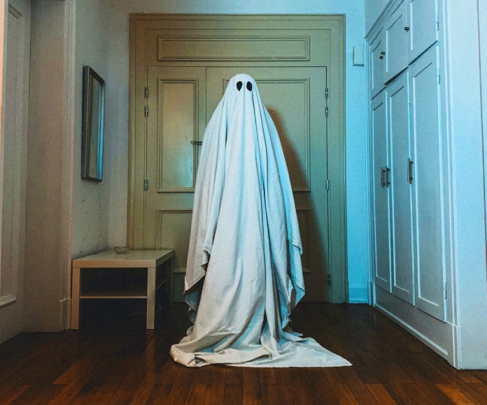 Fantasma en un apartamento.