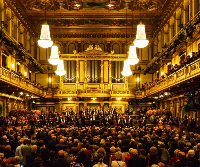 Orquesta en un teatro.