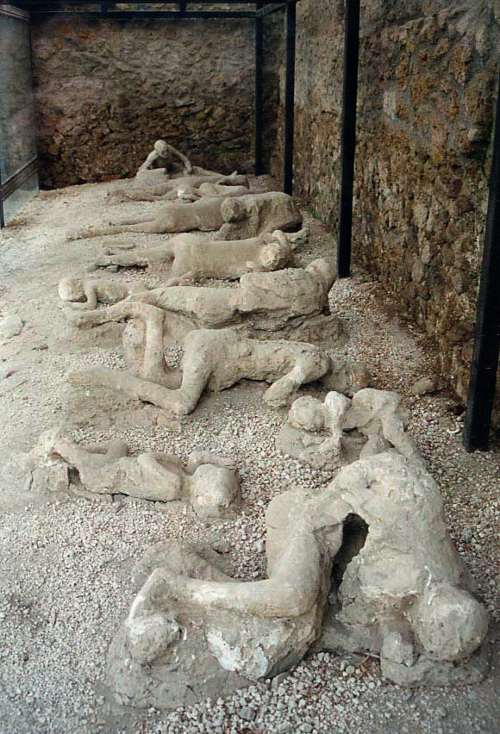 Cuerpos en Pompeya.