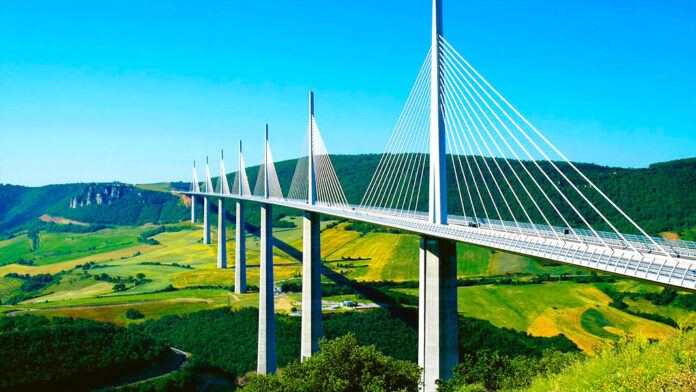 Viaducto de Millau: 400 millones de euros por la tranquilidad de un pueblo