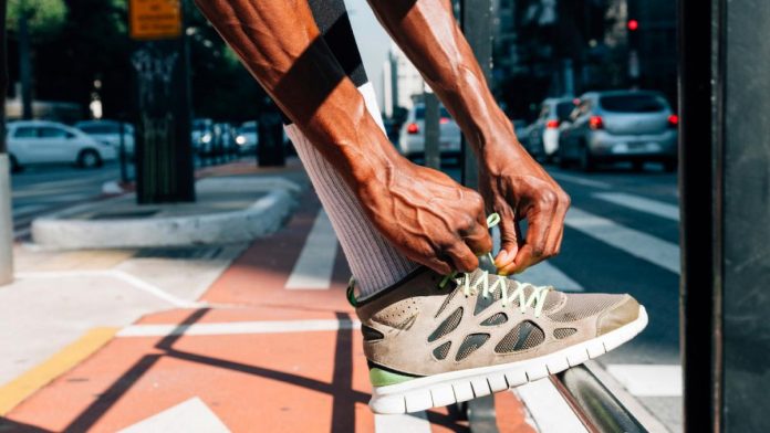 Zapatillas de deportes, ejercicios, correr